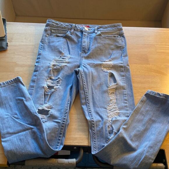 GUESS Distressed High-rise Light wash Skinny Jeans - Picture 1 of 8